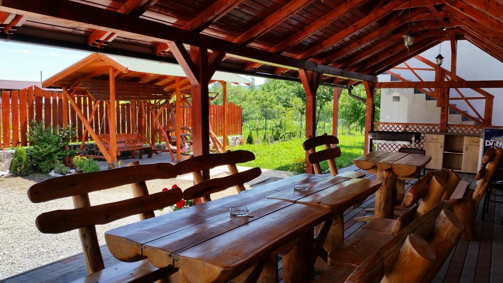 Casa Agnes Vendeghaz Hotel Fantanele  ภายนอก รูปภาพ