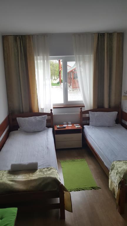 Casa Agnes Vendeghaz Hotel Fantanele  ภายนอก รูปภาพ
