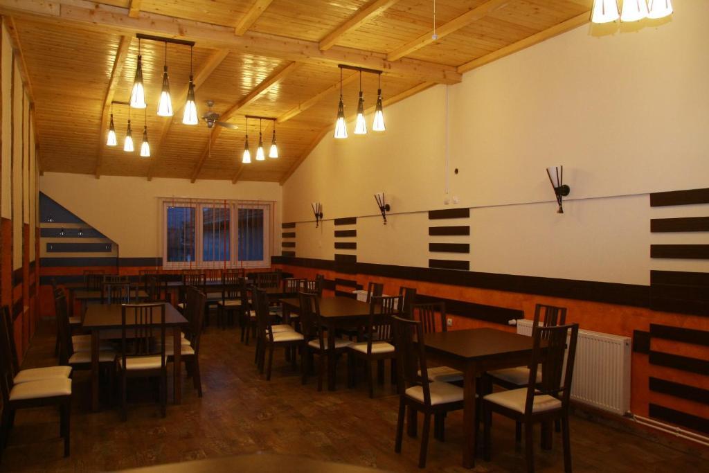 Casa Agnes Vendeghaz Hotel Fantanele  ภายนอก รูปภาพ